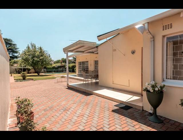 4 BEDROOM HOUSE FOR SALE IN SOUTH KENSINGTON